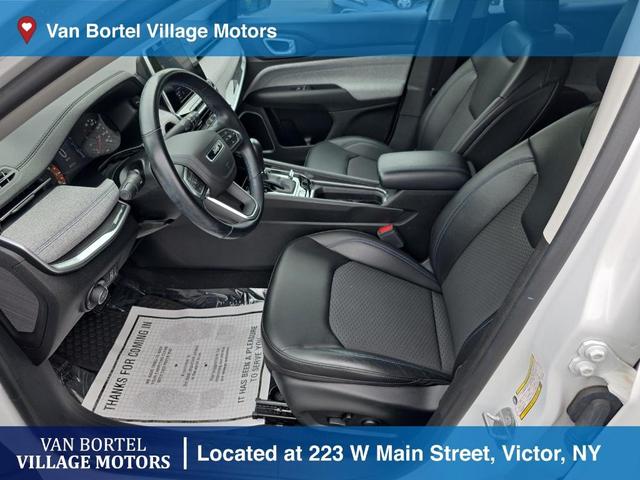 Photo of 2022 Bright White Clearcoat Jeep Compass