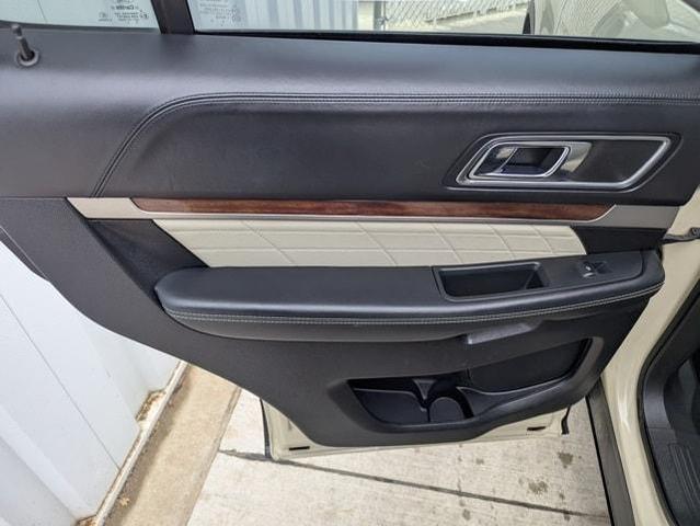 Photo of 2018 Platinum Ford Explorer