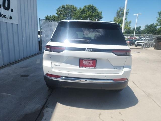 Photo of 2025 Bright White Clearcoat Jeep Grand Cherokee