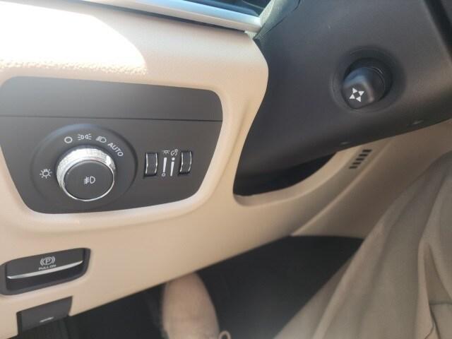 Photo of 2025 Bright White Clearcoat Jeep Grand Cherokee