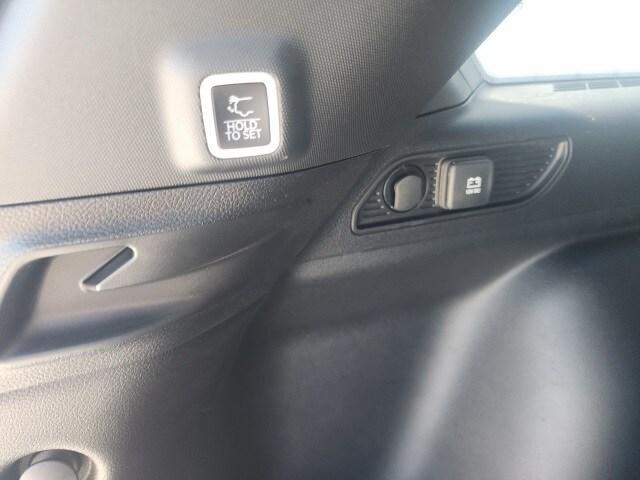Photo of 2025 Bright White Clearcoat Jeep Grand Cherokee