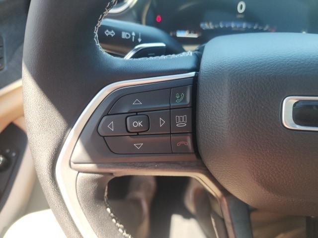 Photo of 2025 Bright White Clearcoat Jeep Grand Cherokee
