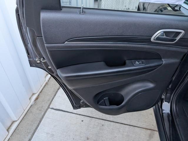 Photo of 2020 Diamond Black Jeep Grand Cherokee