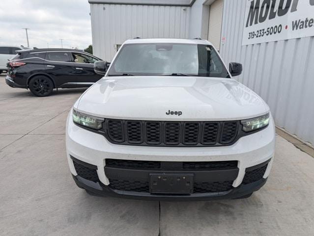 Photo of 2023 Bright White Clearcoat Jeep Grand Cherokee L