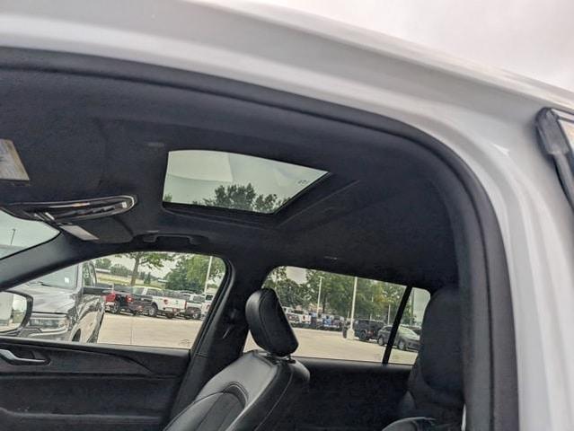 Photo of 2023 Bright White Clearcoat Jeep Grand Cherokee L