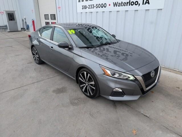 Photo of 2019 Gun Metallic Nissan Altima