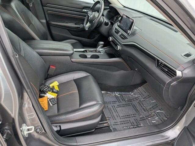 Photo of 2019 Gun Metallic Nissan Altima