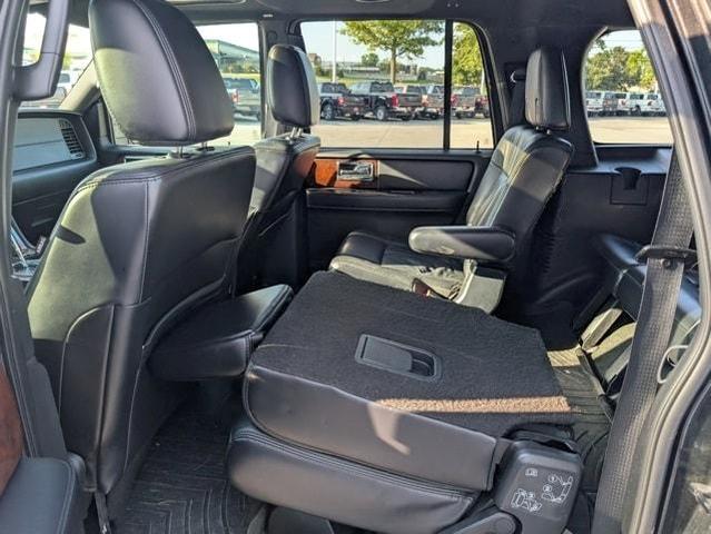 Photo of 2015 Tuxedo Black Metallic Lincoln Navigator