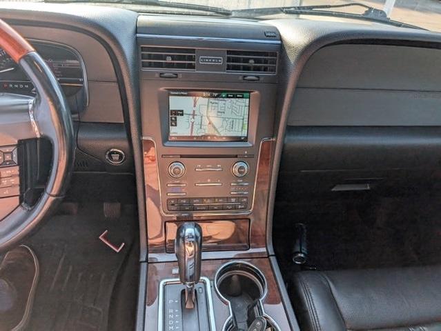 Photo of 2015 Tuxedo Black Metallic Lincoln Navigator