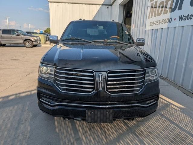 Photo of 2015 Tuxedo Black Metallic Lincoln Navigator