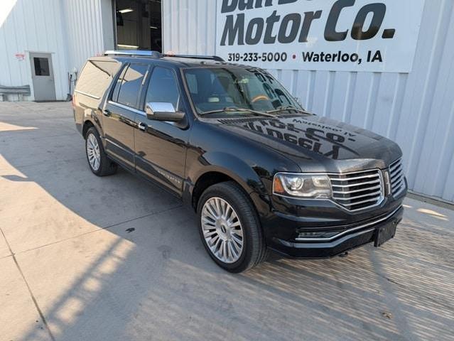 Photo of 2015 Tuxedo Black Metallic Lincoln Navigator
