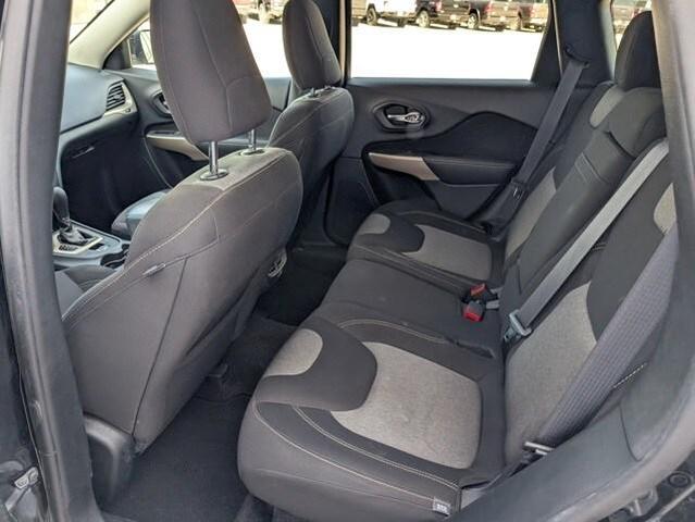 Photo of 2018 Diamond Black Jeep Cherokee