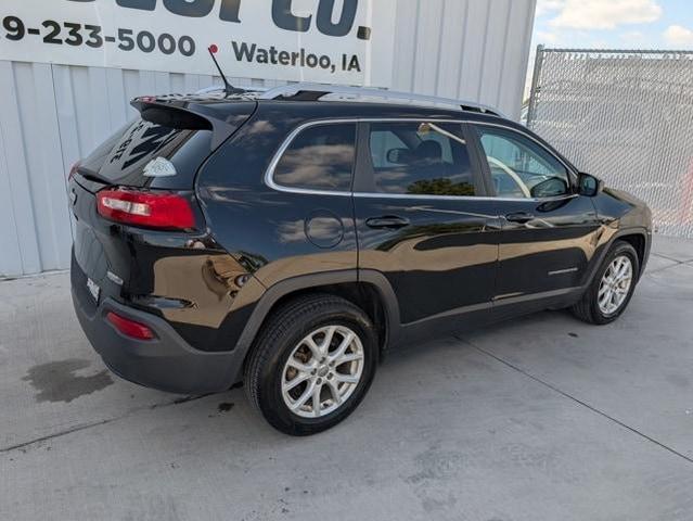 Photo of 2018 Diamond Black Jeep Cherokee