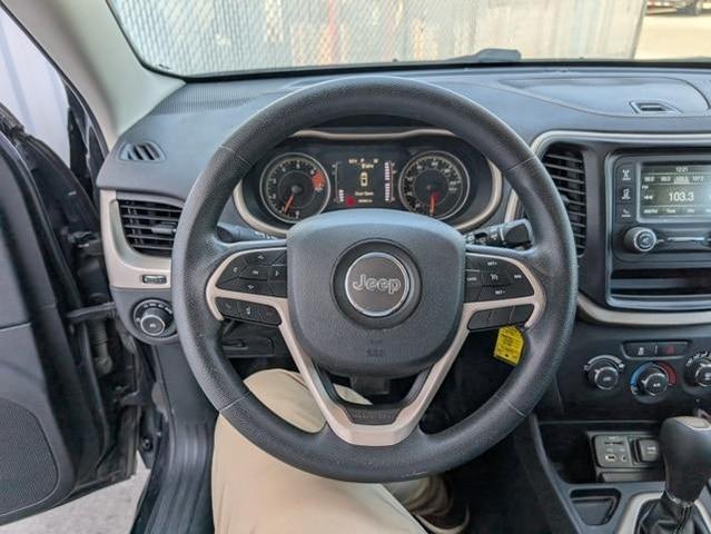 Photo of 2018 Diamond Black Jeep Cherokee