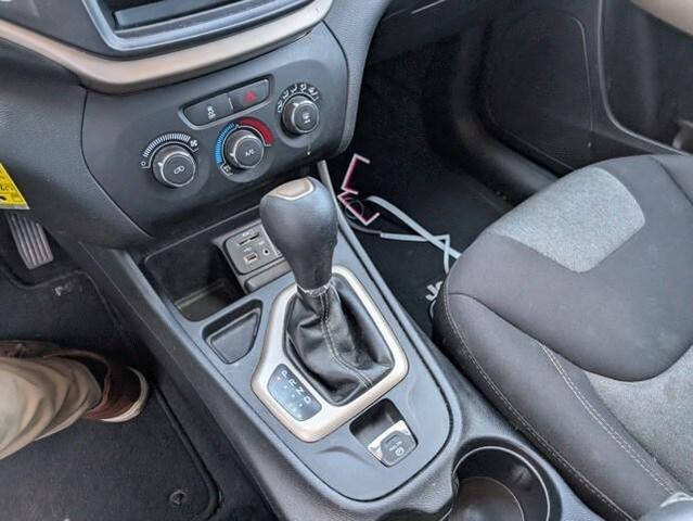 Photo of 2018 Diamond Black Jeep Cherokee