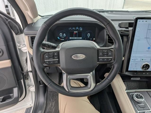 Photo of 2024 Star White Ford Expedition