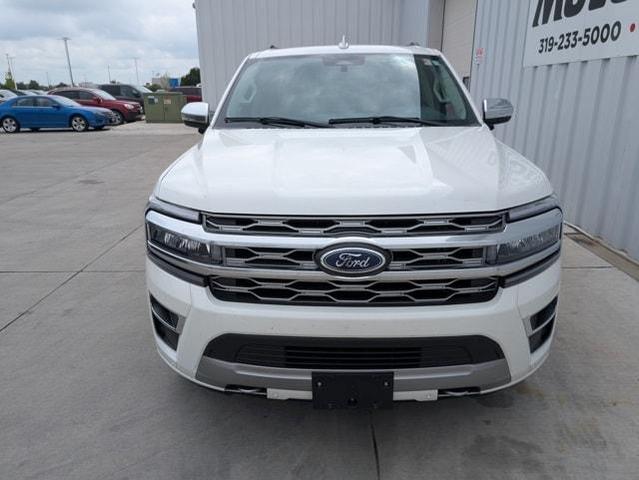 Photo of 2024 Star White Ford Expedition