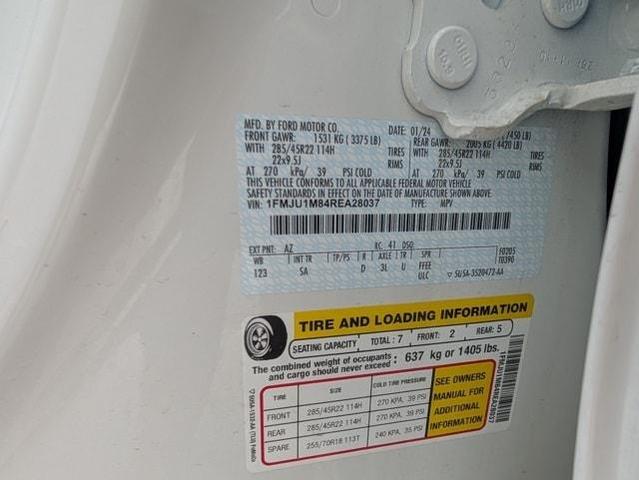 Photo of 2024 Star White Ford Expedition