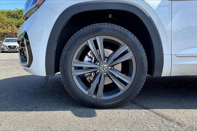 Photo of 2021 Pure White Volkswagen Atlas