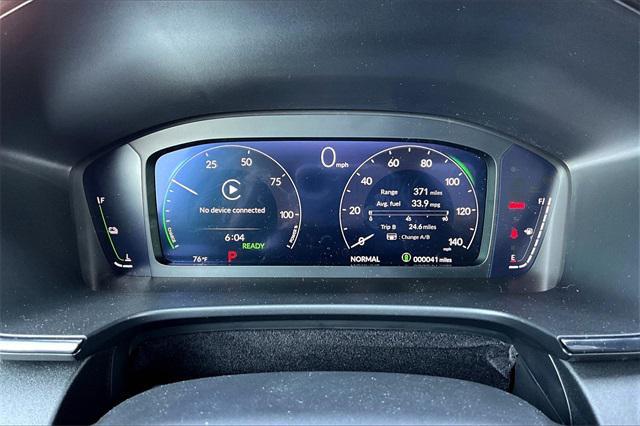 Photo of 2026 Platinum White Honda CR-V Hybrid