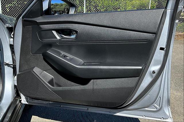 Photo of 2023 Lunar Silver Metallic Honda Accord