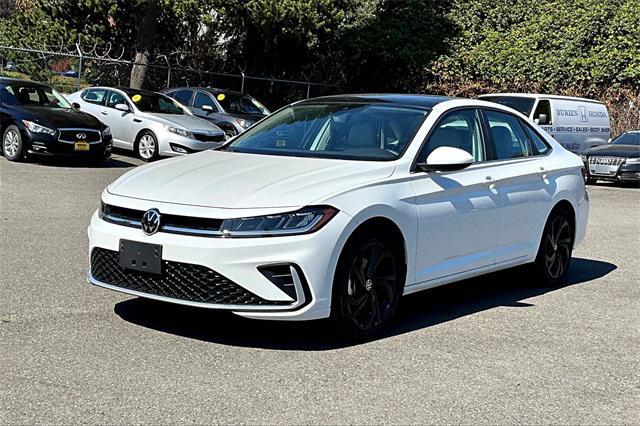 Photo of 2025 Pure White Volkswagen Jetta
