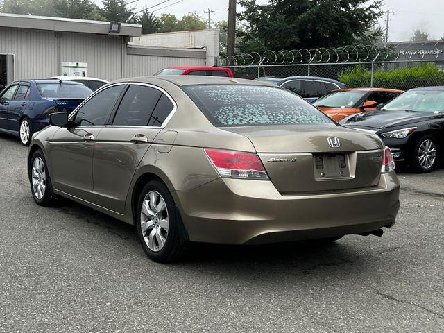 Photo of 2009 Bold Beige Metallic Honda Accord