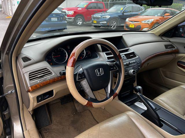 Photo of 2009 Bold Beige Metallic Honda Accord