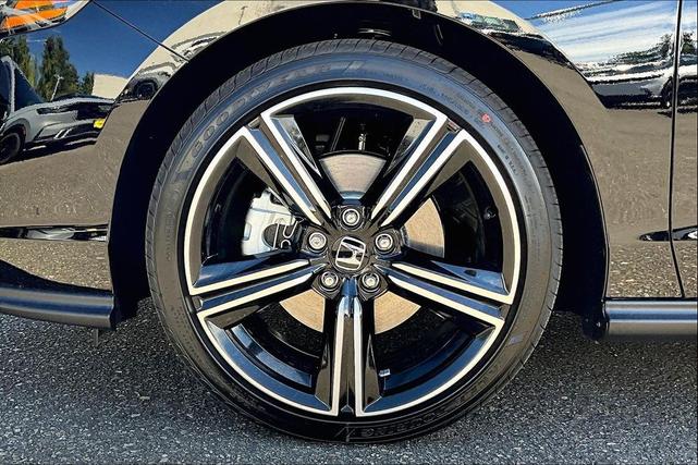 Photo of 2025 Crystal Black Pearl Honda Accord Hybrid