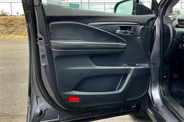 Photo of 2022 Modern Steel Metallic Honda Pilot
