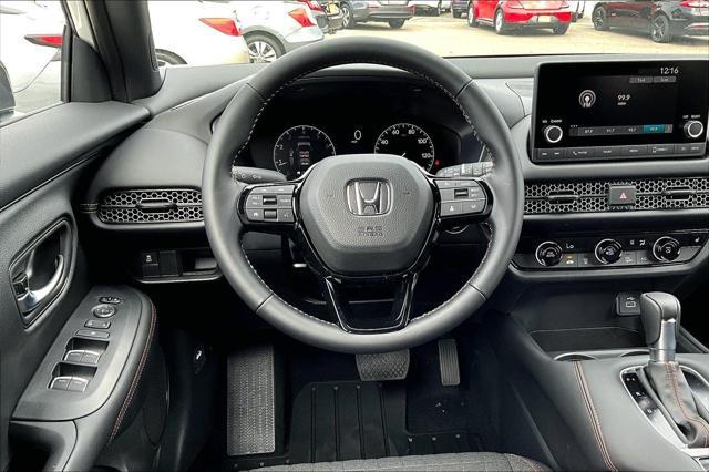 Photo of 2025 Platinum White Pearl Honda HR-V