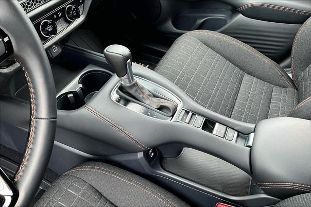 Photo of 2025 Platinum White Pearl Honda HR-V