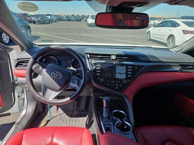 Photo of 2019 Wind Chill Pearl/Midnight Black Metallic Toyota Camry