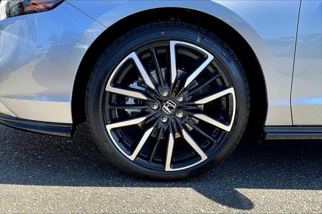 Photo of 2025 Solar Silver Metallic Honda Accord Hybrid