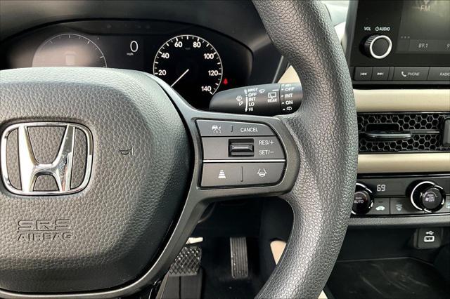Photo of 2025 Platinum White Pearl Honda HR-V