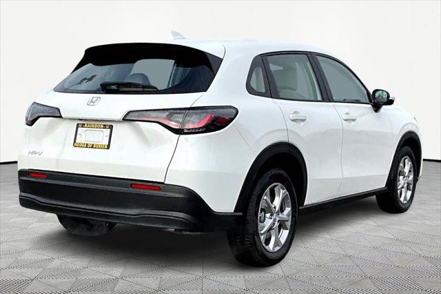 Photo of 2025 Platinum White Pearl Honda HR-V