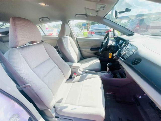 Photo of 2010 Spectrum White Pearl Honda Insight