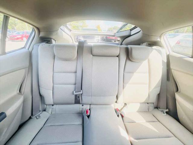 Photo of 2010 Spectrum White Pearl Honda Insight