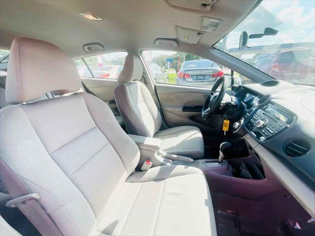 Photo of 2010 Spectrum White Pearl Honda Insight
