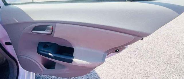 Photo of 2010 Spectrum White Pearl Honda Insight