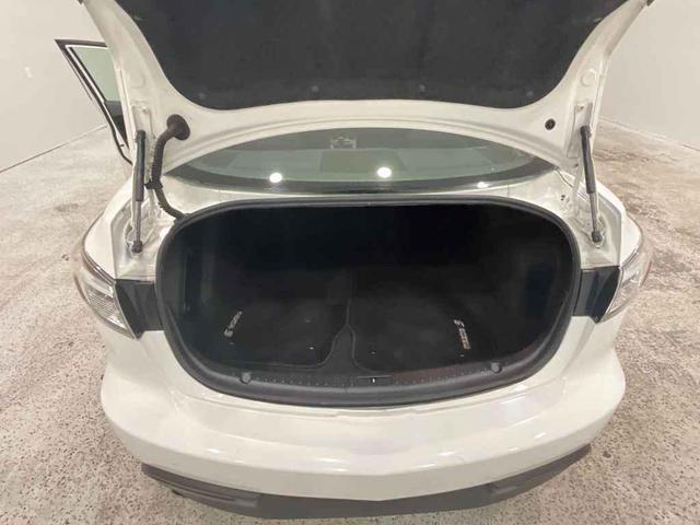 Photo of 2010 Crystal White Pearl Mica Mazda Mazda3
