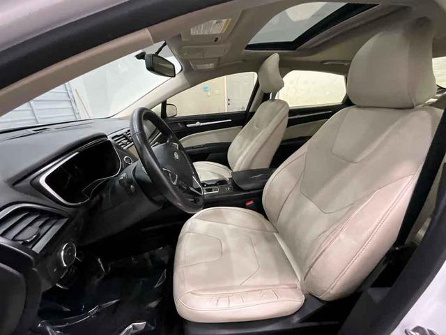 Photo of 2018 Oxford White Ford Fusion Hybrid