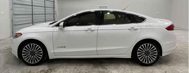 Photo of 2018 Oxford White Ford Fusion Hybrid