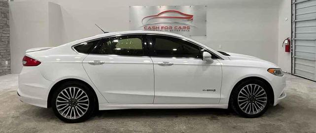 Photo of 2018 Oxford White Ford Fusion Hybrid