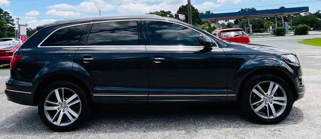 Photo of 2015 Night Black Audi Q7