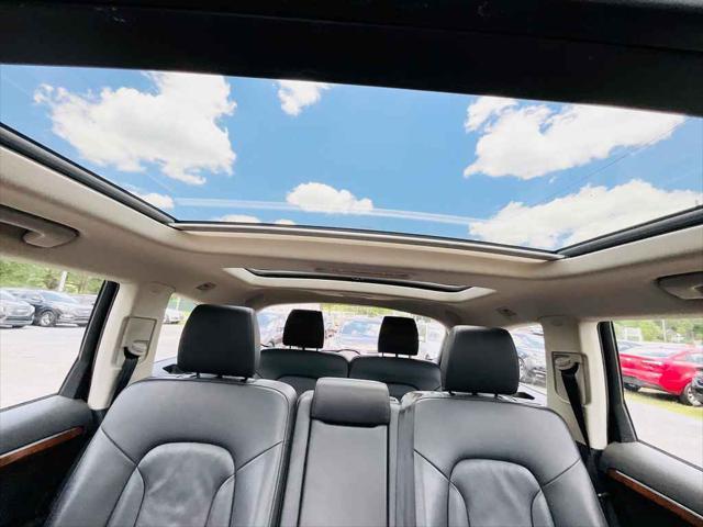 Photo of 2015 Night Black Audi Q7