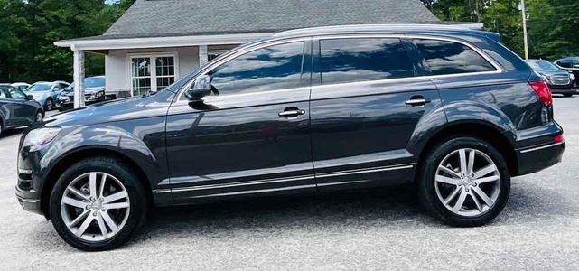 Photo of 2015 Night Black Audi Q7