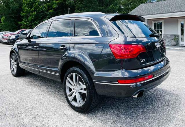 Photo of 2015 Night Black Audi Q7