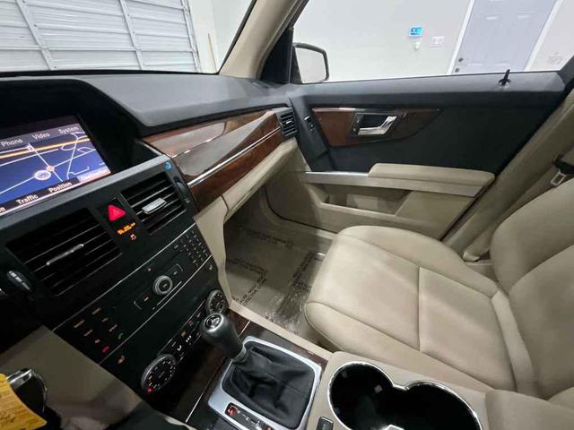 Photo of 2011 Burgundy Mercedes-Benz GLK-Class