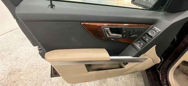 Photo of 2011 Burgundy Mercedes-Benz GLK-Class